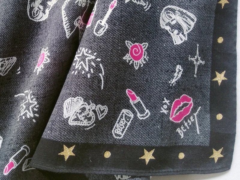 Betsey Johnson Vintage Handkerchief Lipstick Kiss 20 x 20 inches Iconic Fashion - 手帕 - 棉．麻 黑色