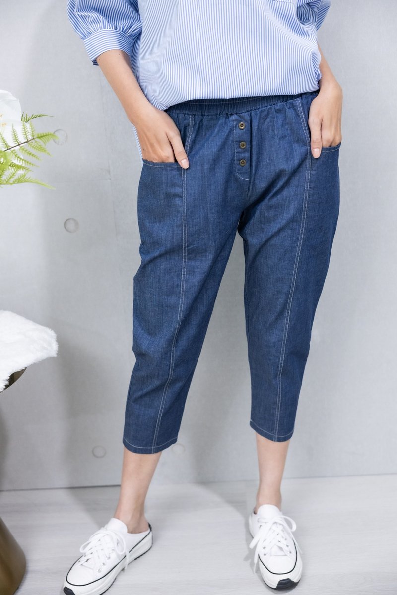 Buttoned embellished cropped trousers in denim blue - Women's Pants - Other Materials Blue