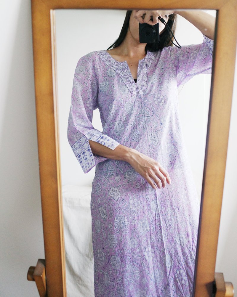 Used Anokhi Hand Stamped Lavender Robe Dress - ชุดเดรส - ผ้าฝ้าย/ผ้าลินิน 