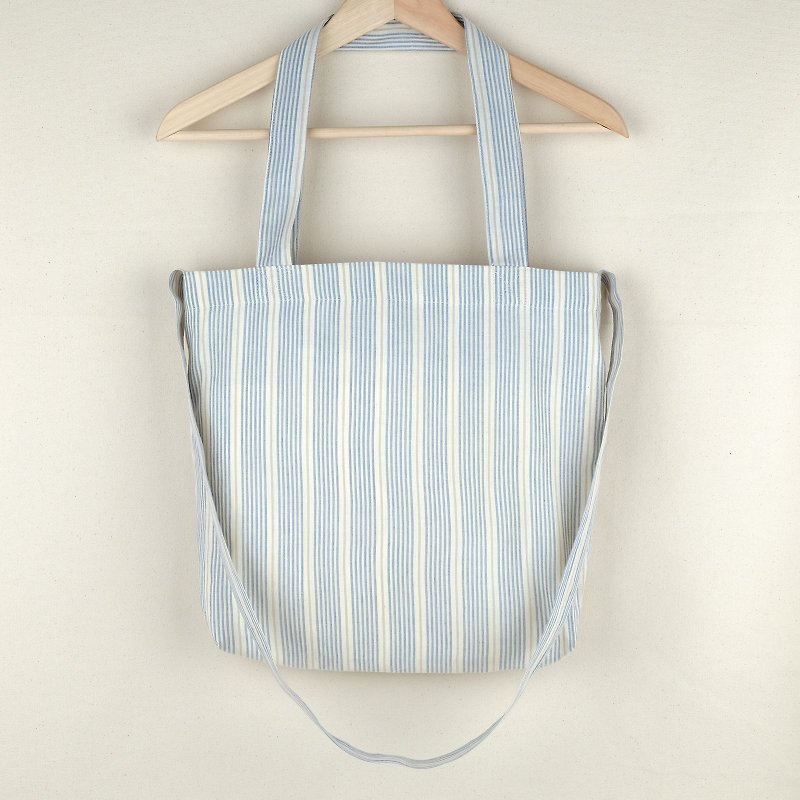 Blue & Beige Striped Linen Tote Bag - กระเป๋าแมสเซนเจอร์ - ผ้าฝ้าย/ผ้าลินิน สีน้ำเงิน
