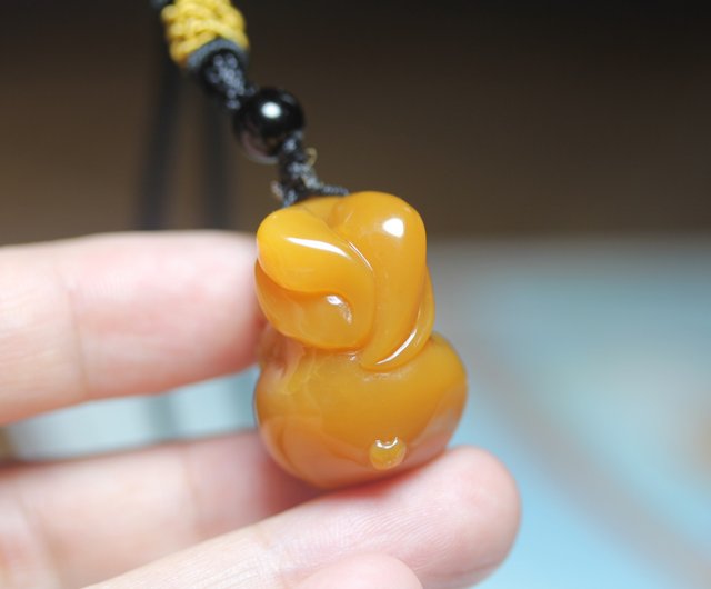 翡翠ウサギ】ペンダント/天然黄龍翡翠ペンダント/干支/うさぎ