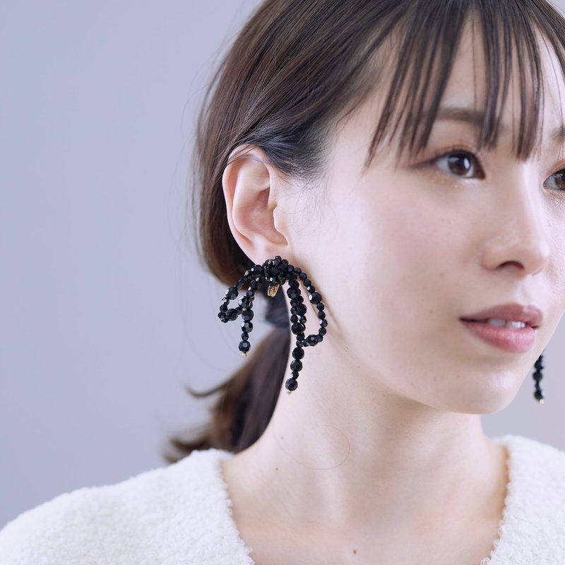 Earrings BLACK Tie me -LATUA STELLA- - 耳環/耳夾/耳骨夾 - 水晶 金色