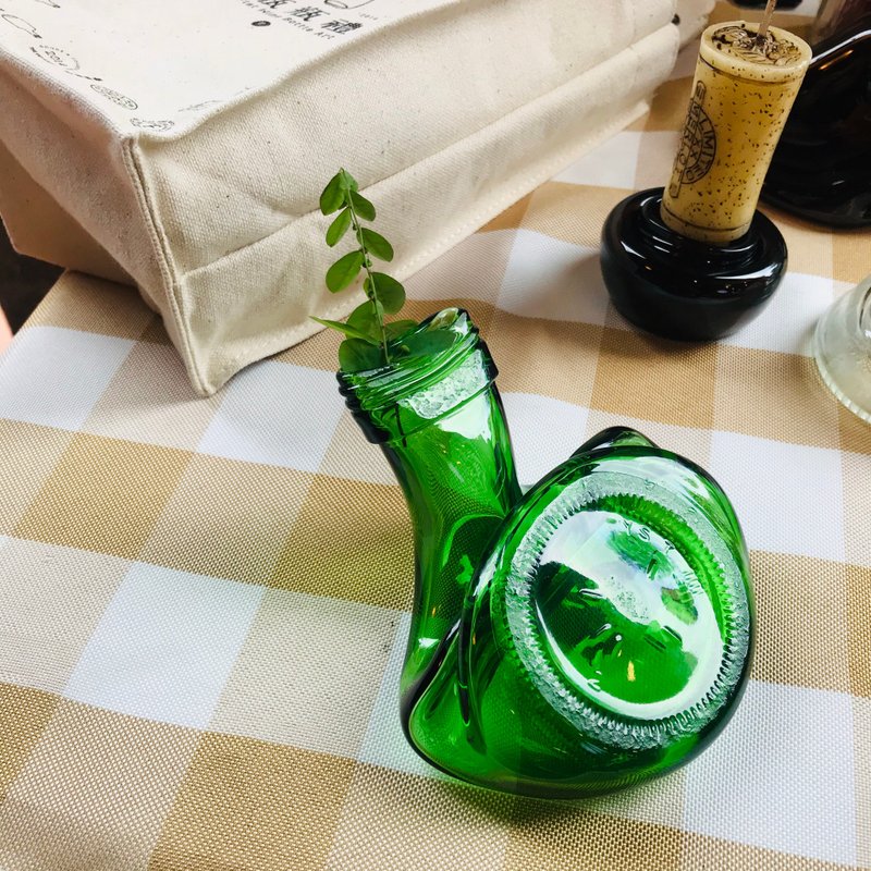 変形したワインボトルの花屋の創造的な装飾 - 花瓶・植木鉢 - ガラス 