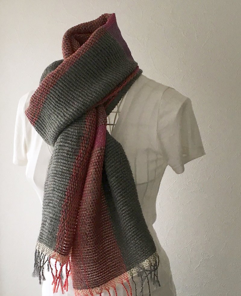 【ウール＆綿：秋冬】ユニセックス：手織りマフラー "Gray & Pink" - スカーフ - ウール グレー