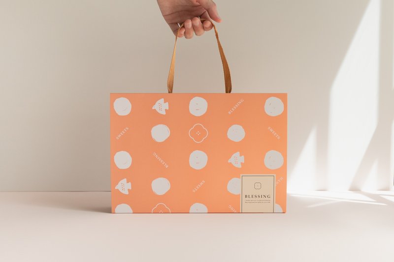 奶油光譜上的漸變 - 蛋糕/甜點 - 新鮮食材 