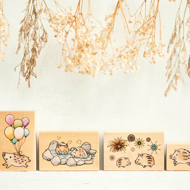 Pig family. Birch stamp. 4 styles - ตราปั๊ม/สแตมป์/หมึก - ไม้ สีกากี