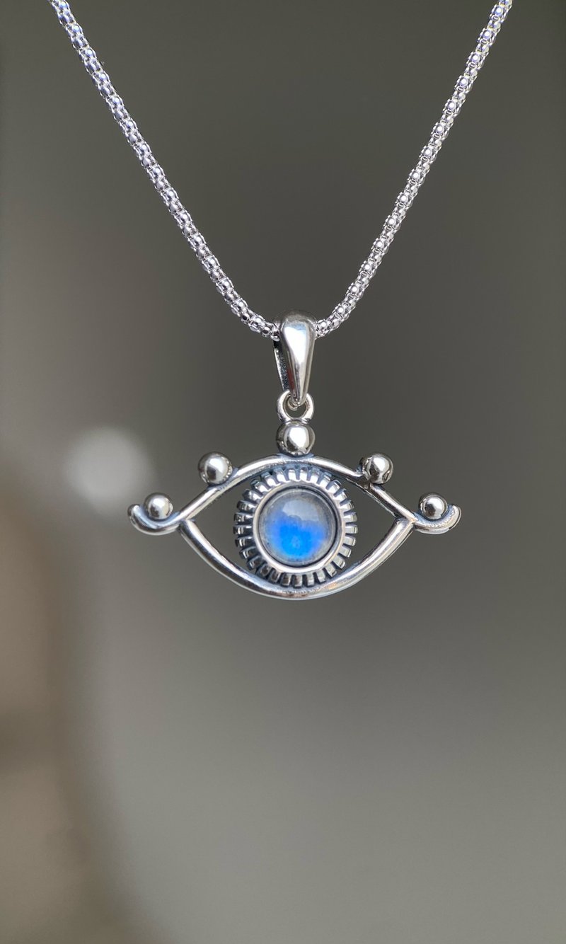 The Eye of Insight - High-Grade Labradorite S925 Silver All-Seeing Eye, Stabilizing Energy Fields - Collar Necklaces - Crystal 
