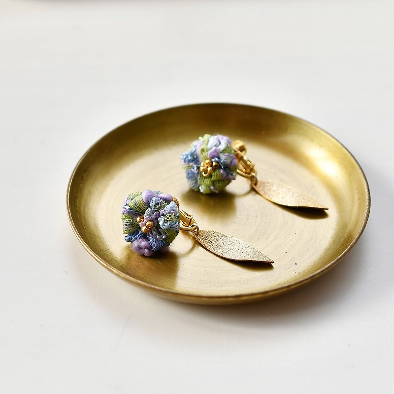 Small flower tassel earrings/Purple green - Earrings & Clip-ons - Other Materials Purple