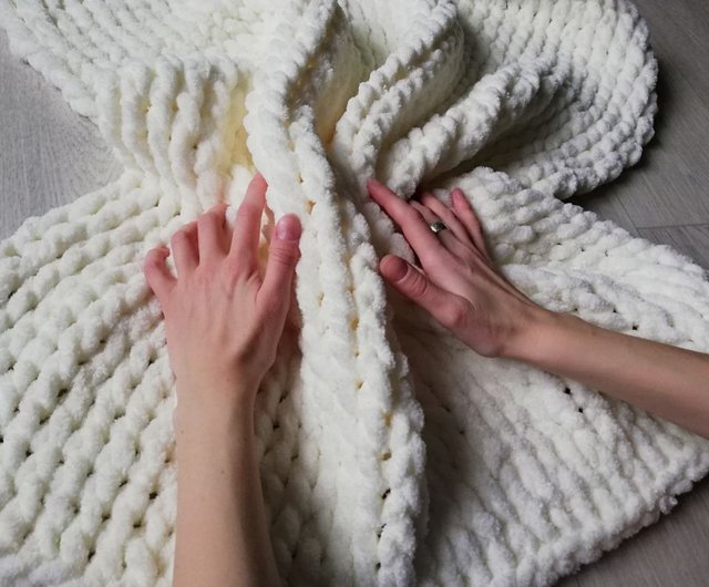 Polyester white online blanket