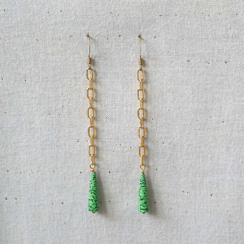 [Small roll paper handmade/paper art/jewelry] green geometric pendant long chain earrings - Earrings & Clip-ons - Paper Green