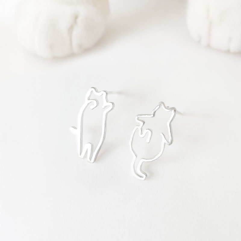 / Lets Hug Kitty / Asymmetrical Cat 925 Sterling Silver Earrings Studs - Earrings & Clip-ons - Sterling Silver Silver