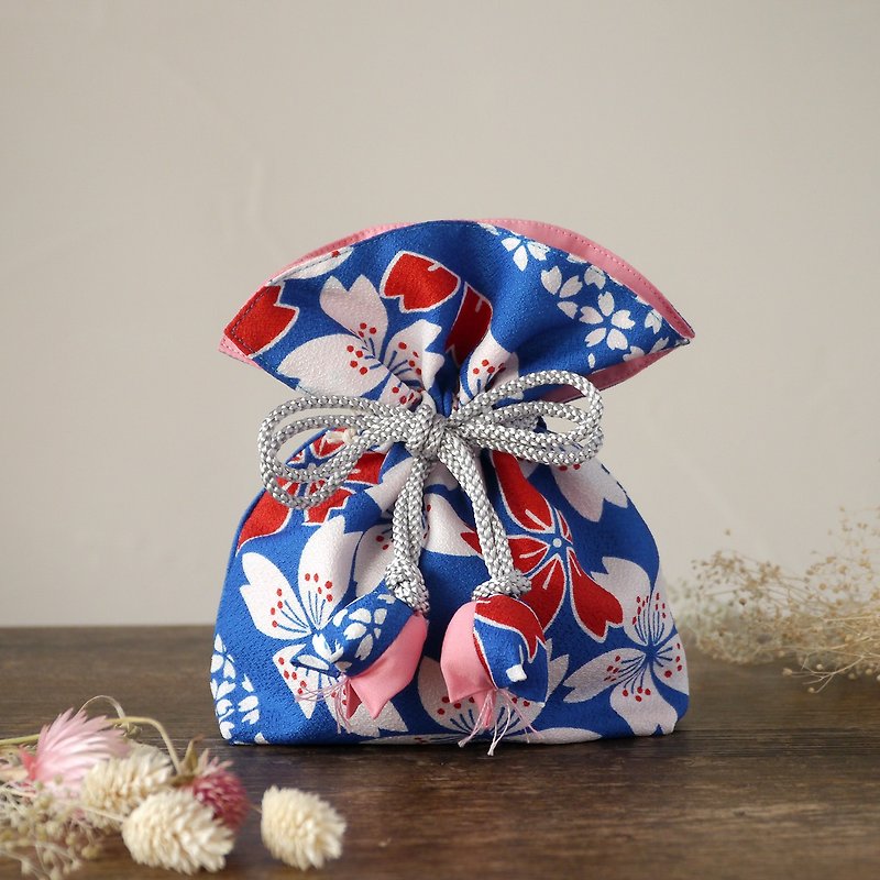 着物　巾着　桜文　幸せを呼ぶFUGURO - 化妝袋/收納袋 - 棉．麻 藍色