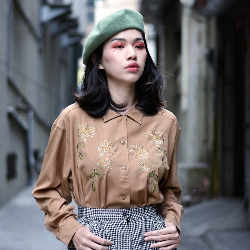 Born from the ground | Long-sleeved vintage shirt - Women's Shirts - Other Materials 