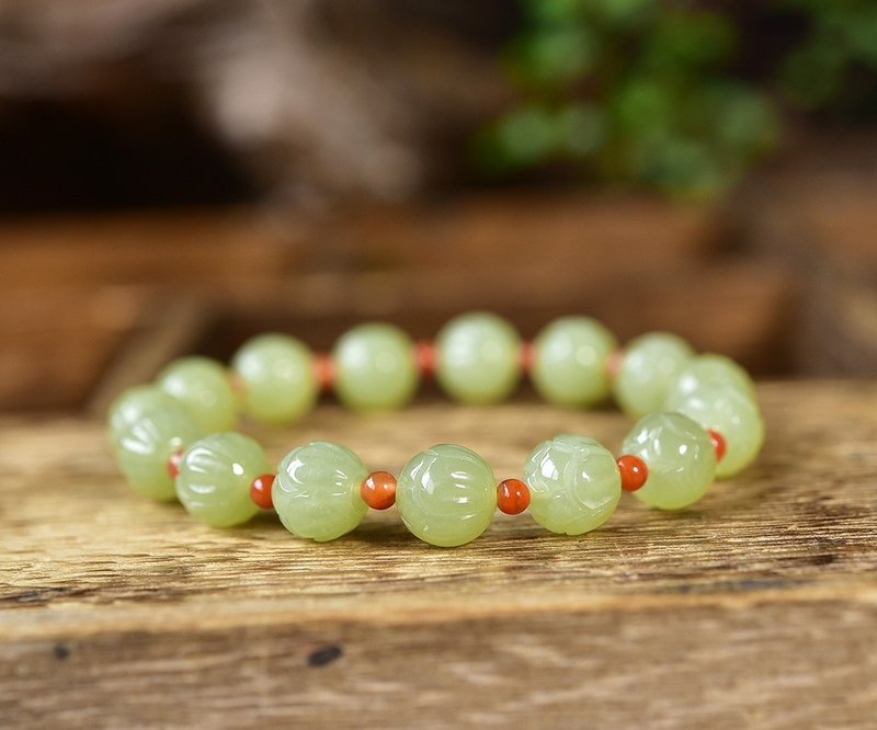 最高級の純天然和田玉黄口蓮のブレスレット。精巧な彫刻、きめ細やかな玉質、そして吉祥を意味します。 - ブレスレット - 翡翠 