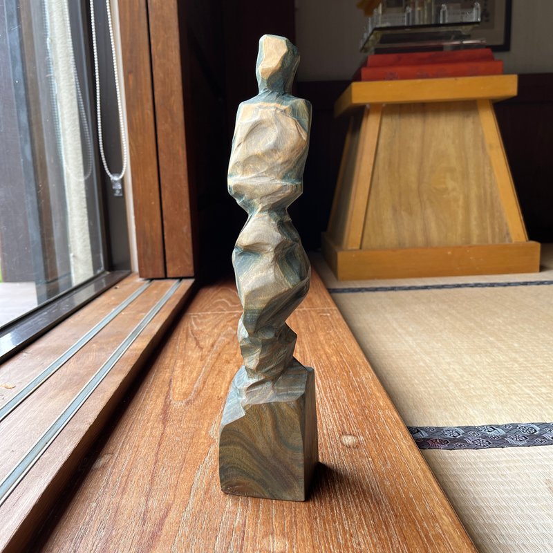 綠檀擺件　抽象人形雕刻擺件　收藏藝品　家飾　雕刻件 - 擺飾/家飾品 - 木頭 綠色