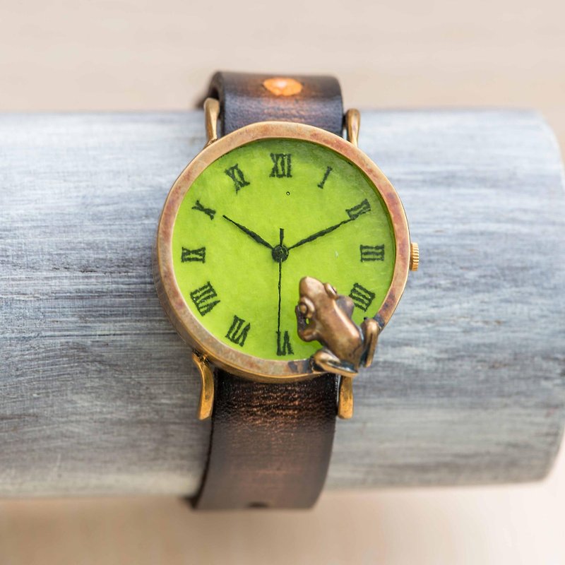 池をのぞく蛙腕時計MライムR - 腕時計 - 金属 グリーン