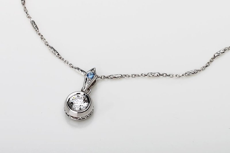 Hand x 925 sterling silver jewelry natural Gemstone corundum [Light - Round European classical style necklace] - สร้อยคอ - เพชร สีเงิน