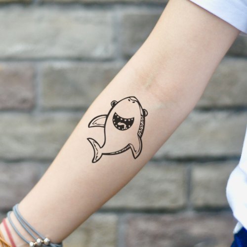 OhMyTat OhMyTat 小鯊魚 Baby Shark 刺青圖案紋身貼紙 (2 張)