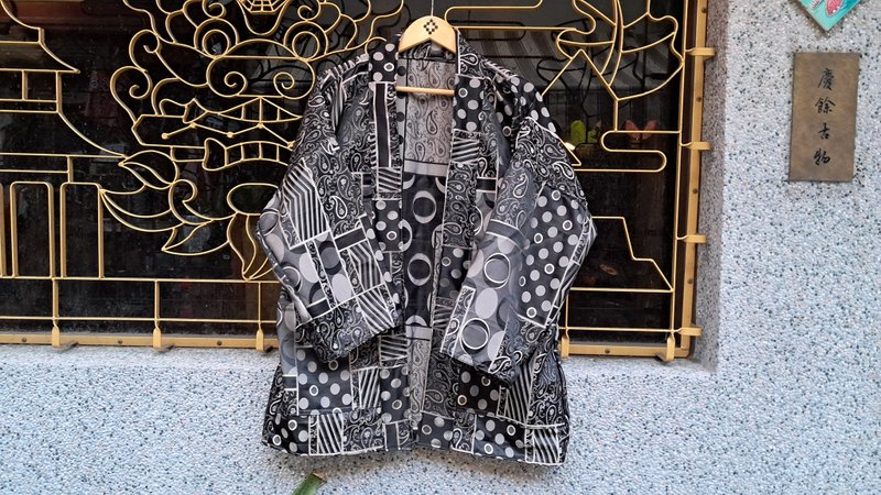 AMIN'S SHINY WORLD Gorgeous forged amoeba geometric jacquard KIMONO - เสื้อแจ็คเก็ต - ผ้าฝ้าย/ผ้าลินิน สีนำ้ตาล