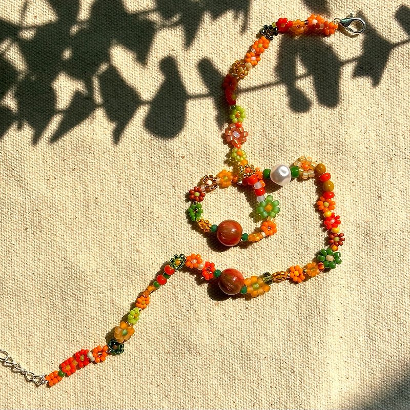 zi2.rennt beads | DJDL | beaded flower necklace handmade clavicle - Necklaces - Glass Orange