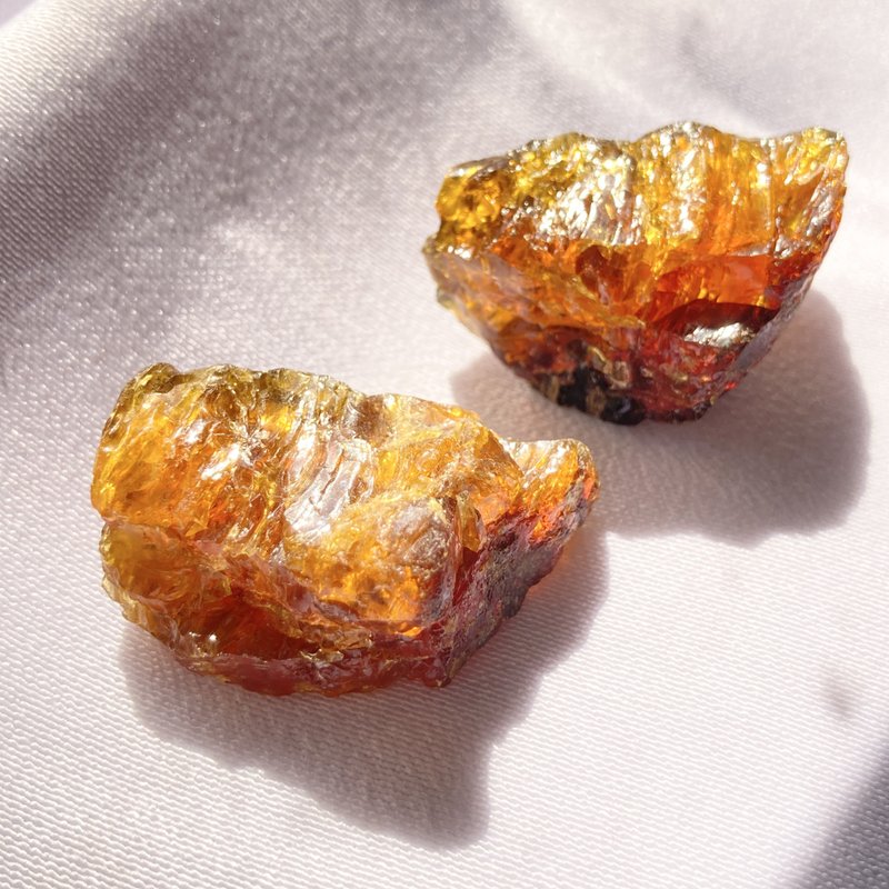 【琥珀原石】琥珀 原石 可打孔/ 加配編織吊墜 - 項鍊 - 寶石 橘色