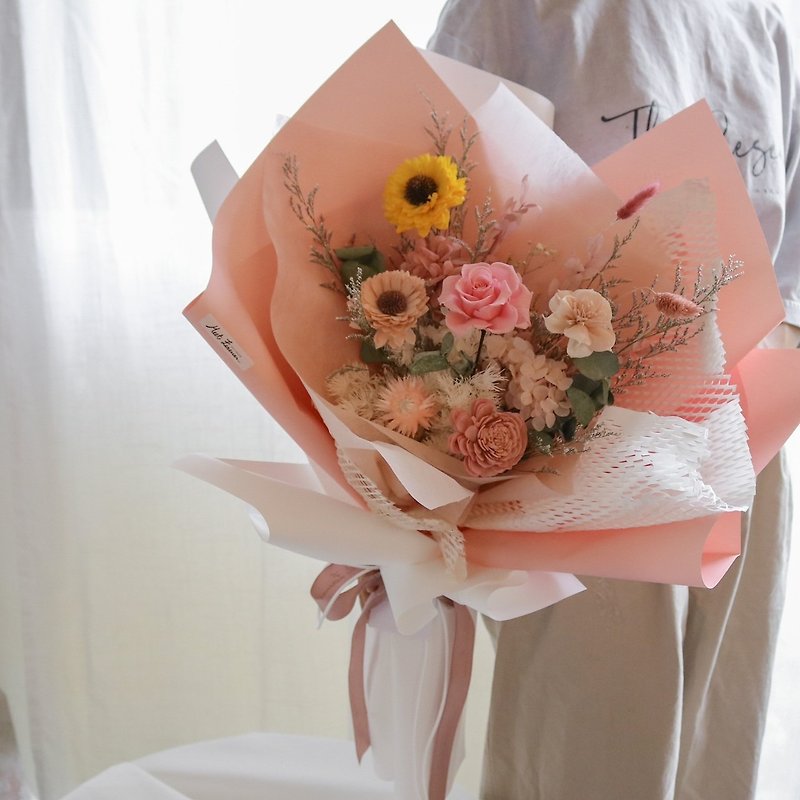 【Meet Eternity】Infinite Youth Eternal Flower Graduation Bouquet - ช่อดอกไม้แห้ง - พืช/ดอกไม้ 