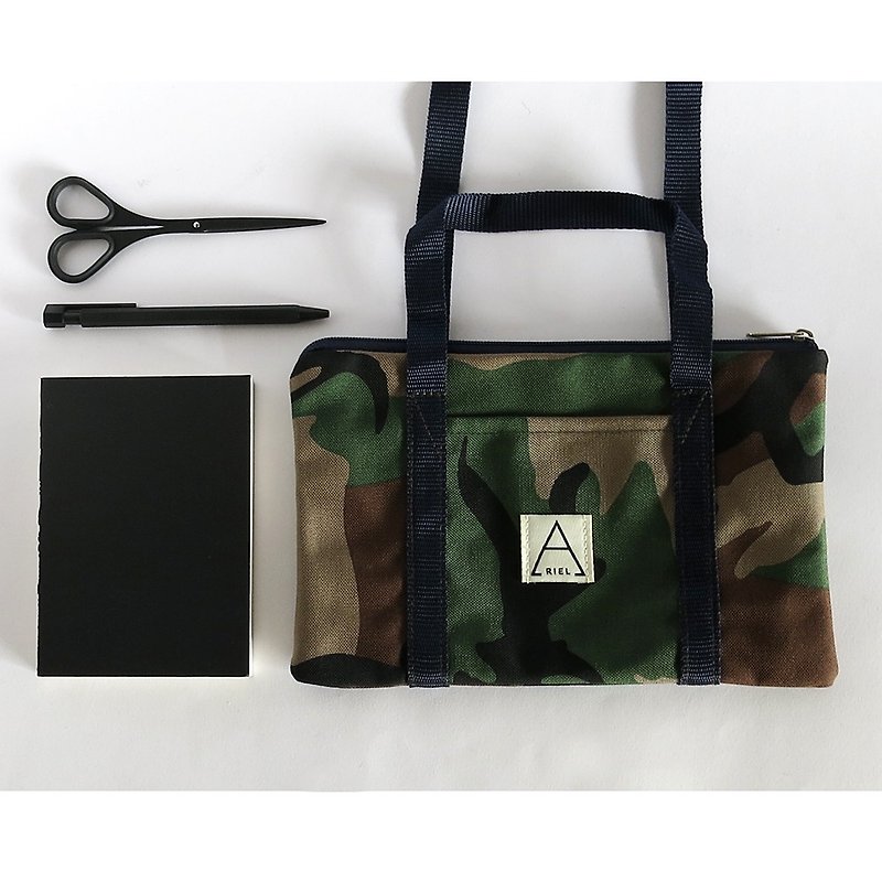 Camouflage side back / hatchback small out package - กระเป๋าแมสเซนเจอร์ - ผ้าฝ้าย/ผ้าลินิน สีเขียว