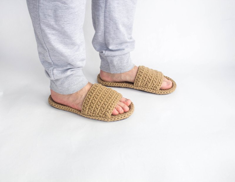 Crochet slippers for men - Home slippers - 拖鞋 - 棉．麻 咖啡色
