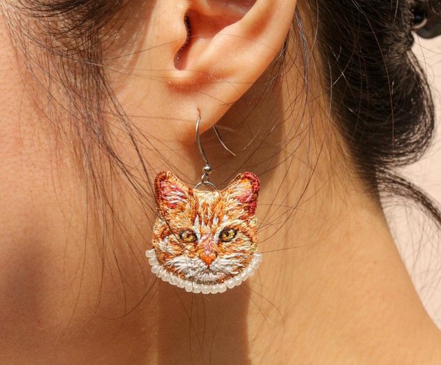 猫の気分ピアス*手刺繍ピアス* - ショップ HORIZON MOON ピアス