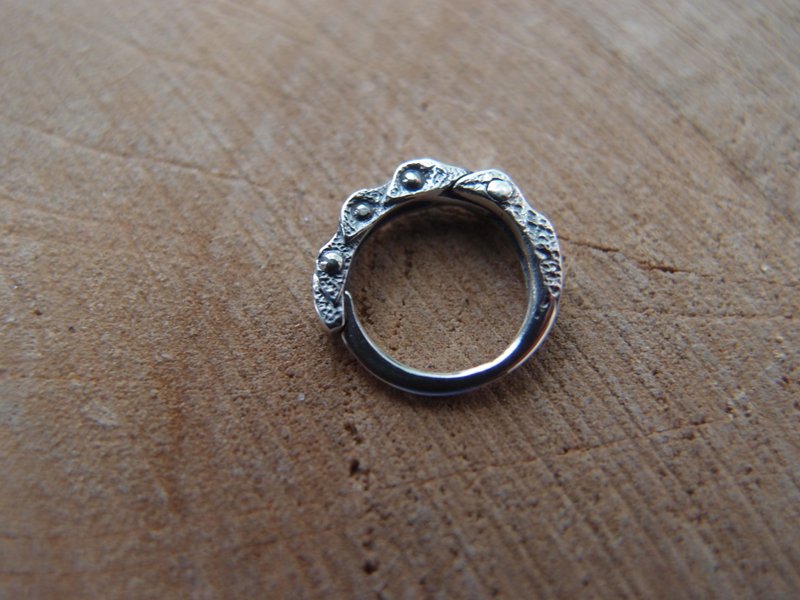 Forged small sterling silver earring 10mm handcrafted jewelry with clasp lock - ต่างหู - เงินแท้ สีเงิน