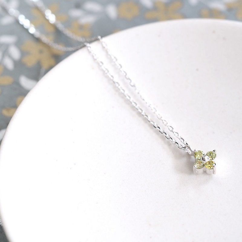 Peridot Flower Necklace Silver 925 - Necklaces - Other Metals Yellow