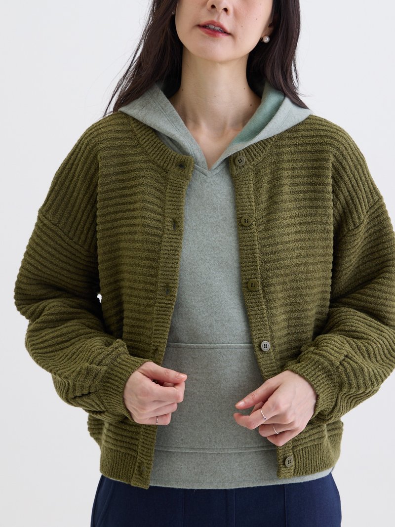 陪你散步泡芙袖針織外套-綠森 - 女毛衣/針織衫 - 其他人造纖維 綠色