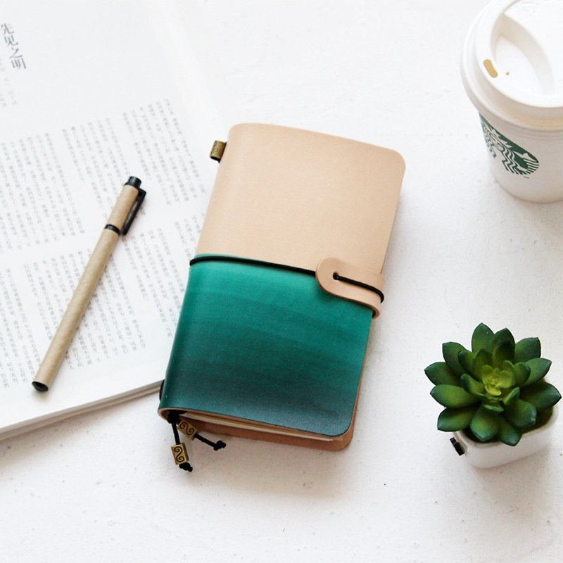 Dark green white gradient leather work pocket leather travel pocket leather notebook customized gift - สมุดบันทึก/สมุดปฏิทิน - หนังแท้ สีเขียว