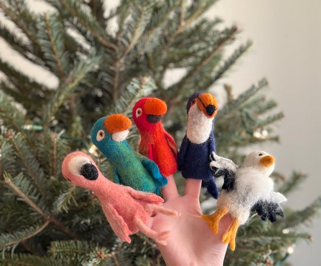羊毛フェルト指人形 5個セット - 熱帯の鳥 - ショップ Ganapati Crafts Co. 知育玩具・ぬいぐるみ - Pinkoi
