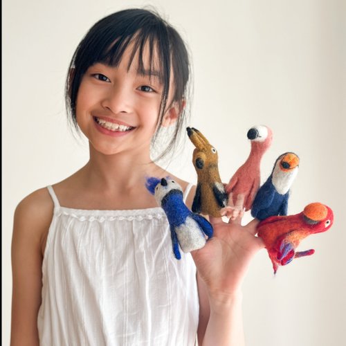 羊毛フェルト指人形 5個セット - 熱帯の鳥 - ショップ Ganapati Crafts