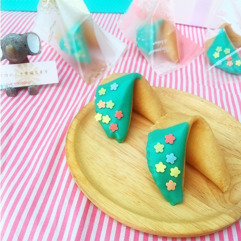Wedding small objects custom lucky signature cake twice into the table ceremony ceremony TIFFANY colorful flowers chocolate flavor design their own signature name FORTUNE COOKIE - Handmade Cookies - Fresh Ingredients Blue