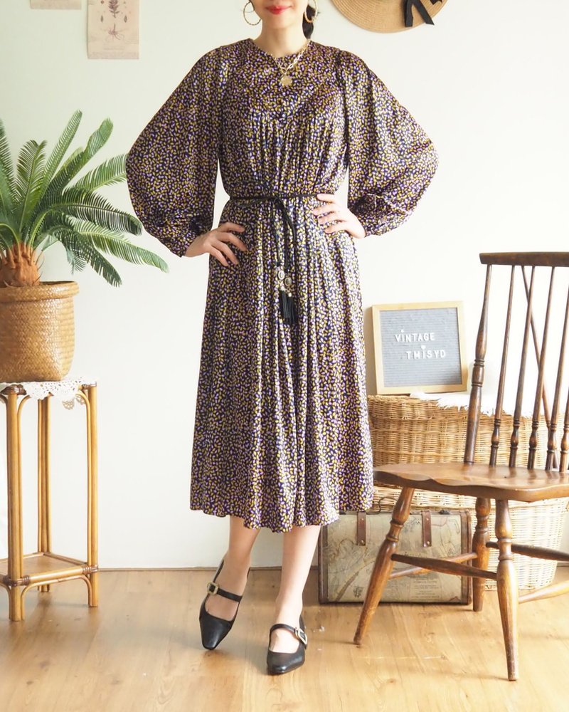 Vintage Japan Leaf Print Dress, Loose dress, Dark Navy, Puff sleeve - ชุดเดรส - เส้นใยสังเคราะห์ สีน้ำเงิน