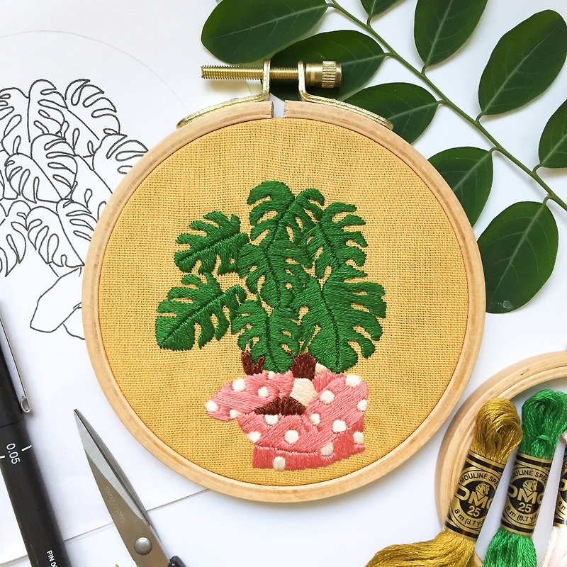 . Japanese finch embroidery. Plant series embroidery painting / hanging ornaments - โปสเตอร์ - งานปัก หลากหลายสี