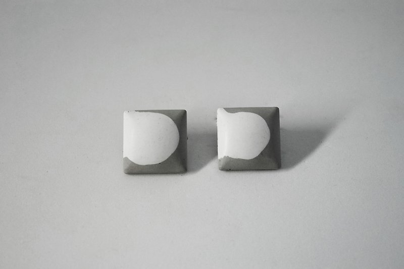 1/2 series - square cement ear pin - ต่างหู - ปูน สีเทา