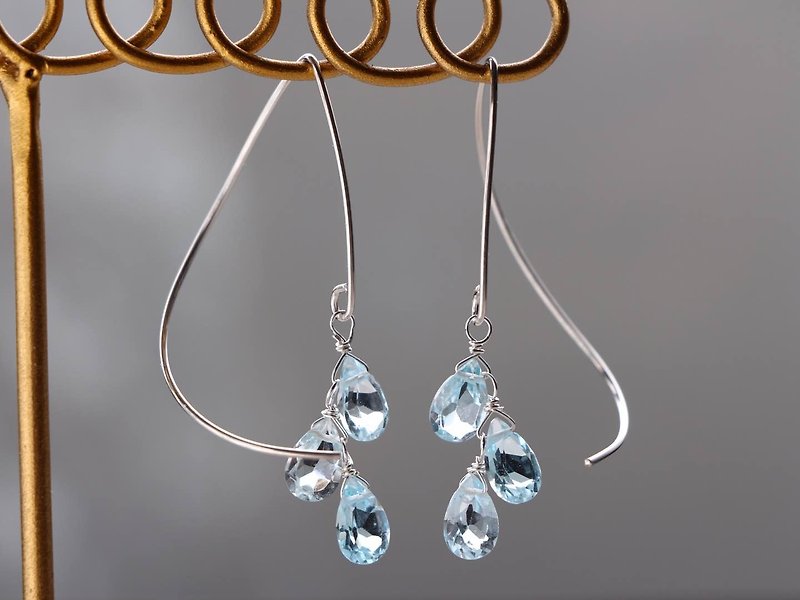 SV935 (Argentium)-skyblue topaz half curl pierced earrings - Earrings & Clip-ons - Gemstone Blue