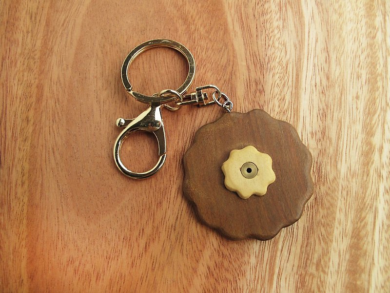 Hana flower / wood inlaid brass key ring / chocolate / cream - ที่ห้อยกุญแจ - ไม้ สีนำ้ตาล