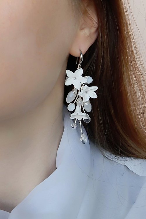 Elegant Bridal White flower earrings, crystal jewelry prom, Bridal boho style