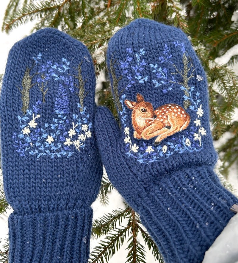 Knitted mittens with hand embroidery - Gloves & Mittens - Wool Blue