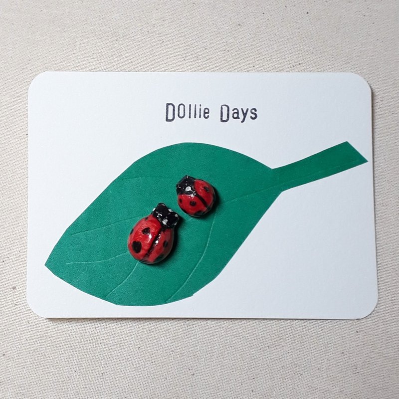 Ceramic ladybug Pinback brooches set - 胸針 - 瓷 多色