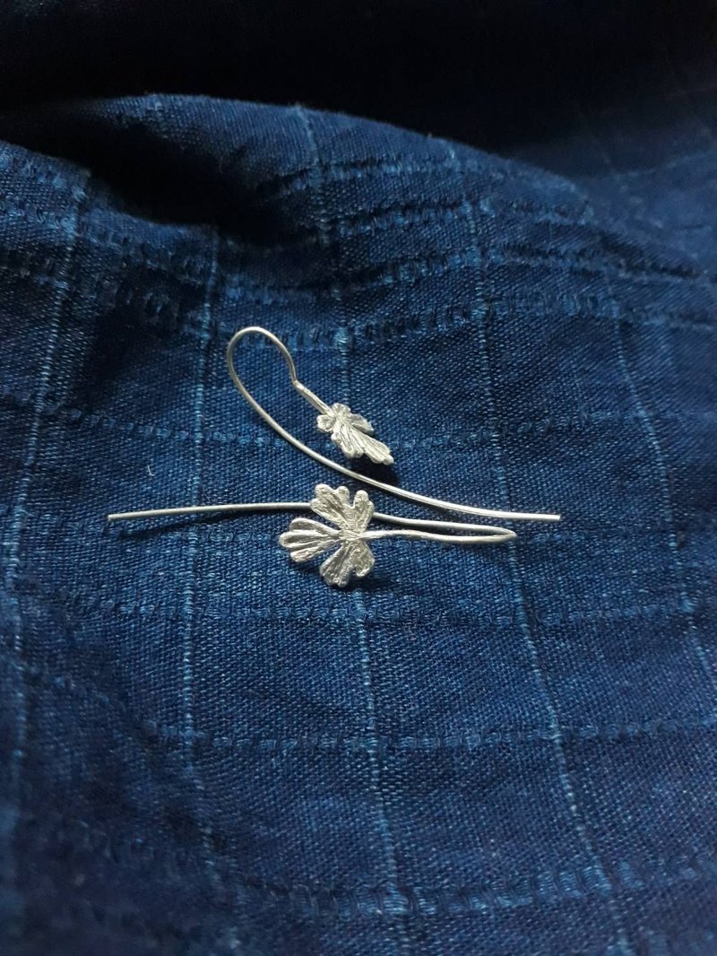 three-lobed leaves earrings - 耳環/耳夾/耳骨夾 - 純銀 