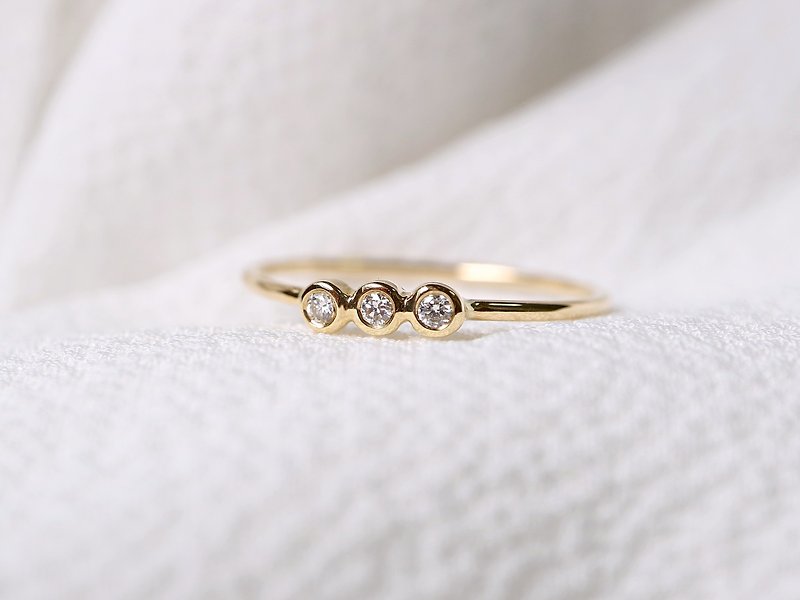 三顆小鑽戒指 - 戒指 - 鑽石 金色