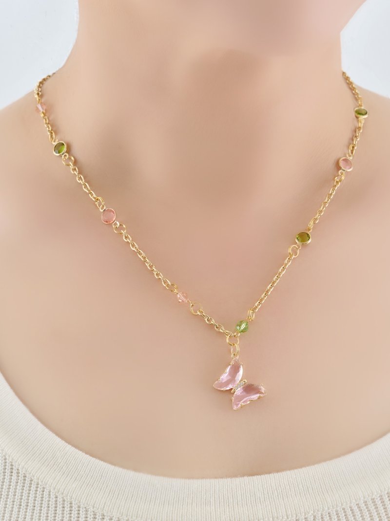 Goddess Hebe~Pianpian Series Butterfly Crystal Necklace~Customized Gift Recommendation - สร้อยคอ - คริสตัล สึชมพู