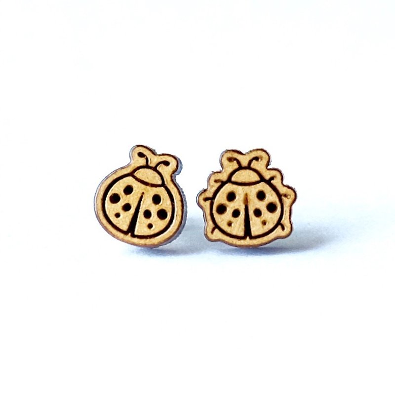 Plain wood earrings-ladybirds - ต่างหู - กระดาษ สีนำ้ตาล