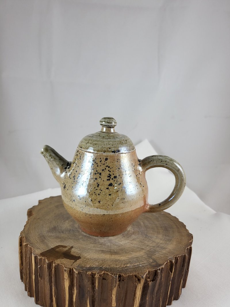 Firewood Pear Shaped Teapot Handmade Teapot - Teapots & Teacups - Pottery Gold