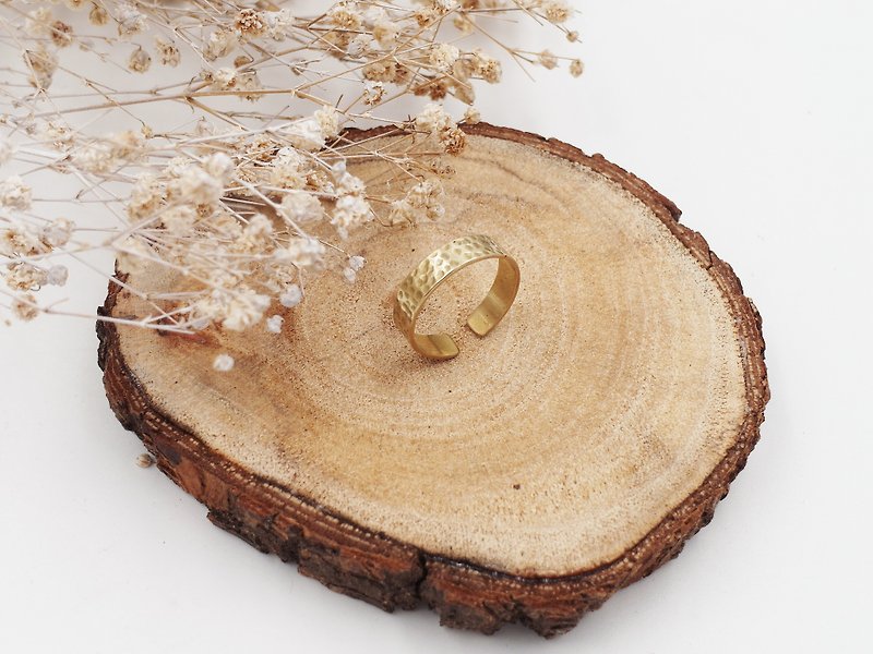 Imperfect perfect Bronze ring adjustable Bronze ring - แหวนทั่วไป - โลหะ สีเหลือง